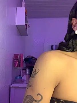 Snapshot of luluzinhax chatting on 09/27/25, 01:10 luluzinhax online show from 09/27/25, 01:10