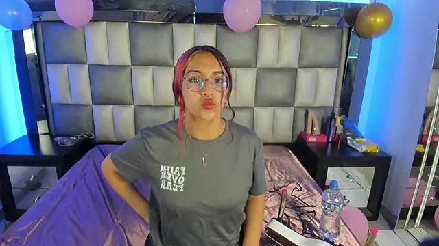 Valkiria js online show from 11/21/25, 01:21