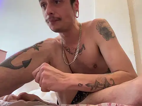 chrisalmeid  online show from 10/13/25, 08:20