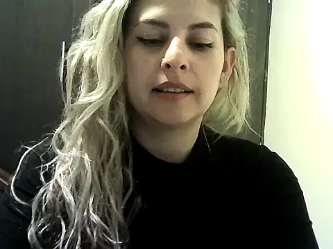 Snapshot of Valery__Rouse_ chatting on 10/26/25, 04:18 Valery Rouse online show from 10/26/25, 04:18