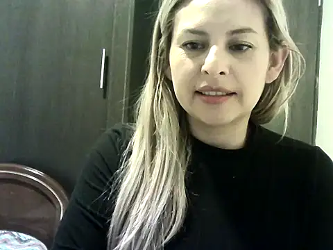 Snapshot of Valery__Rouse_ chatting on 11/03/25, 03:52 Valery Rouse online show from 11/03/25, 03:52