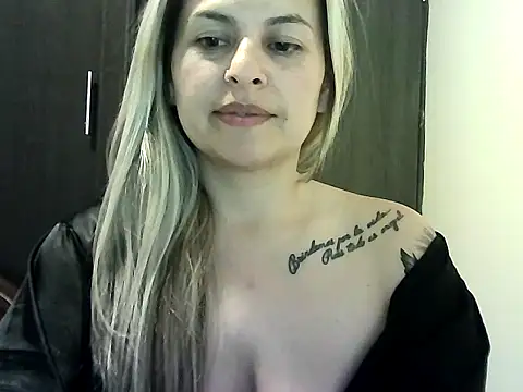 Snapshot of Valery__Rouse_ chatting on 11/10/25, 03:05 Valery Rouse online show from 11/10/25, 03:05