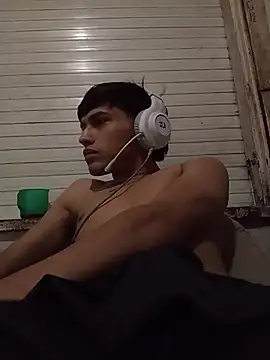 Snapshot of MYM69_- chatting on 01/17/26, 05:27 MYM69 - online show from 01/17/26, 05:27