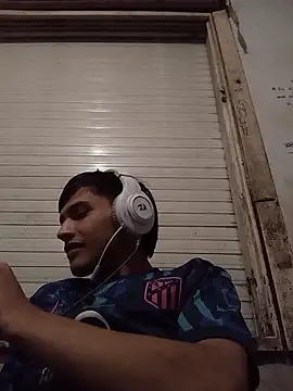 Snapshot of MYM69_- chatting on 02/07/26, 05:44 MYM69 - online show from 02/07/26, 05:44