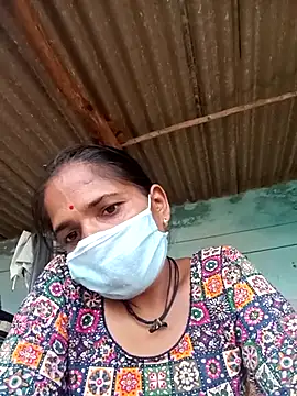 Snapshot of Hot-honi chatting on 09/17/25, 11:45 Hot-honi online show from 09/17/25, 11:45