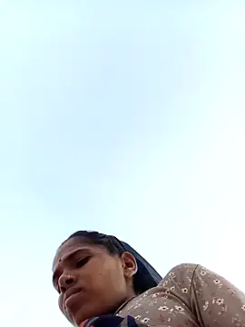 Snapshot of Hot-honi chatting on 11/16/25, 10:21 Hot-honi online show from 11/16/25, 10:21