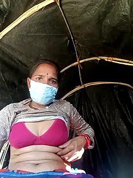 Snapshot of Hot-honi chatting on 12/16/25, 10:09 Hot-honi online show from 12/16/25, 10:09