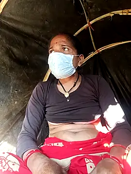 Snapshot of Hot-honi chatting on 12/19/25, 10:22 Hot-honi online show from 12/19/25, 10:22