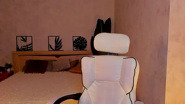 Lynn Martin online show from 04/21/26, 05:17