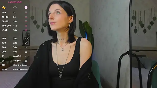 Snapshot of Lynn_Martin chatting on 05/21/26, 05:31 Lynn Martin online show from 05/21/26, 05:31