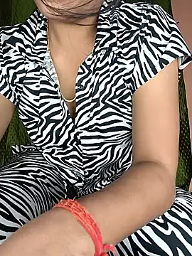 Snapshot of Hott_Archana chatting on 11/27/25, 06:32 Hott Archana online show from 11/27/25, 06:32