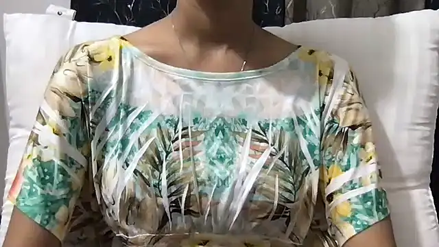 Riva arora01 online show from 03/26/26, 10:32