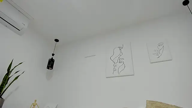 Snapshot of kaylajhonnes6 chatting on 10/29/25, 01:46 kaylajhonnes6 online show from 10/29/25, 01:46