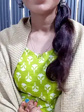 Snapshot of siya_rani67 chatting on 10/15/25, 10:15 siya rani67 online show from 10/15/25, 10:15