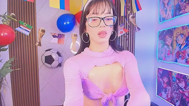 Snapshot of Sweet_1Angel chatting on 06/19/26, 04:28 Sweet 1Angel online show from 06/19/26, 04:28