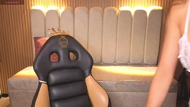  Mia Evans 1 online show from 12/13/25, 08:14