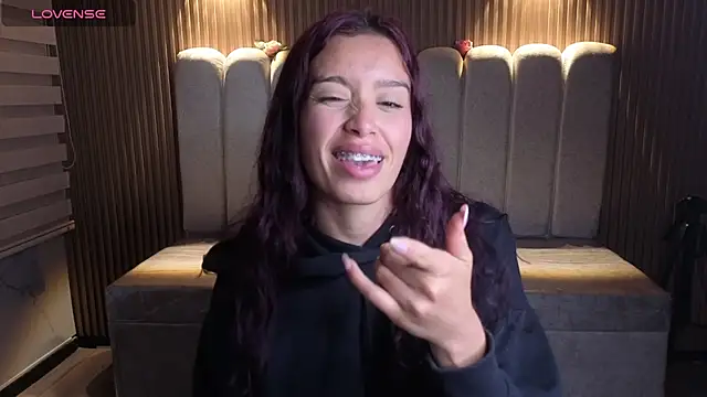  Mia Evans 1 online show from 07/06/26, 07:49