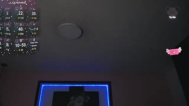  Charlotte Collins  online show from 11/16/25, 07:30