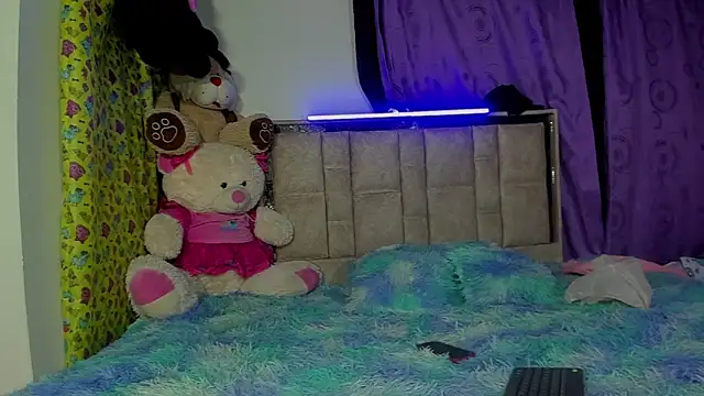 sophiaydaphne online show from 04/08/26, 12:10