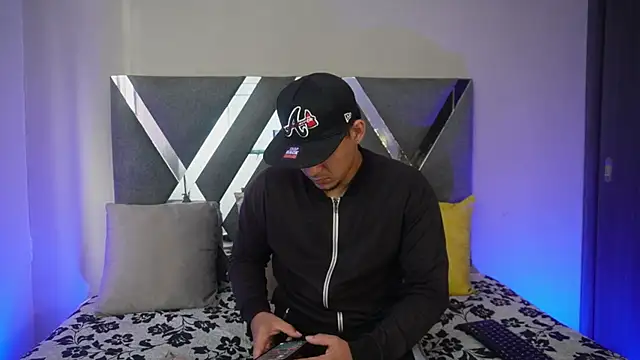 Snapshot of massimo_vidal_ chatting on 09/29/25, 12:10 massimo vidal online show from 09/29/25, 12:10