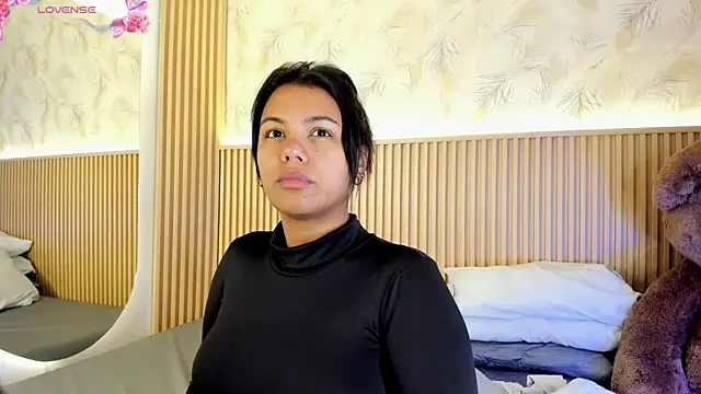 Snapshot of Liss-Reyes chatting on 06/13/26, 12:03 Liss-Reyes online show from 06/13/26, 12:03