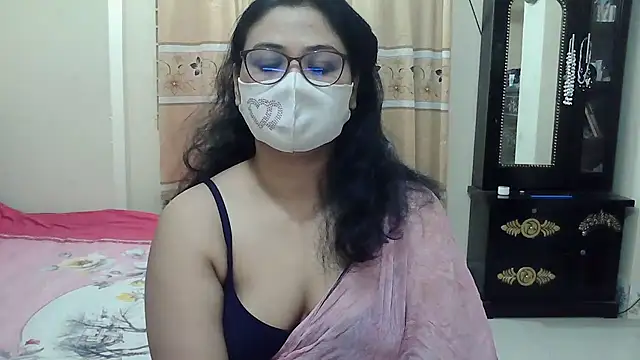 Elena cruz5 online show from 11/18/25, 12:05