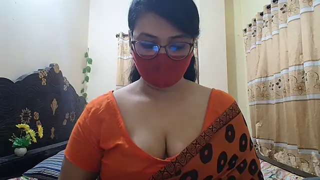 Elena cruz5 online show from 05/13/26, 04:37