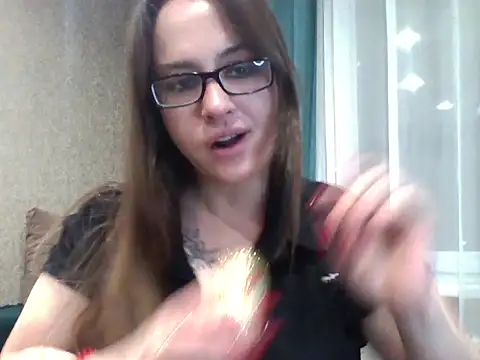 Snapshot of karina160000 chatting on 12/16/25, 04:34 karina160000 online show from 12/16/25, 04:34