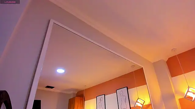 Mia Valentine  online show from 12/21/25, 07:54