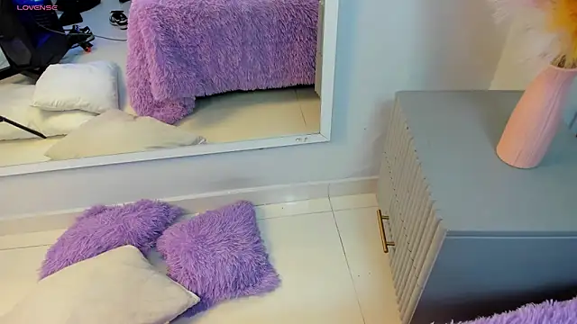 Mia Valentine  online show from 02/02/26, 08:07