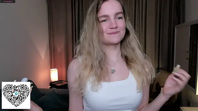 KerenFurguson online show from 10/08/25, 08:17