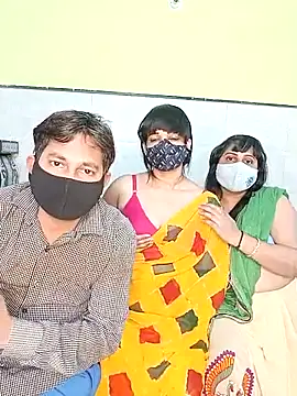 Snapshot of kamini_bhabhi chatting on 12/18/25, 04:24 kamini bhabhi online show from 12/18/25, 04:24