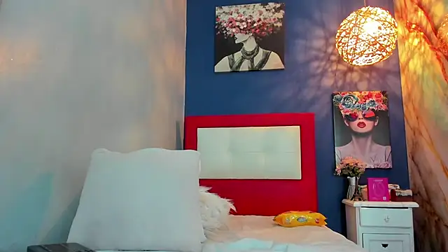 Snapshot of Skarlett_hot_ chatting on 11/21/25, 12:15 Skarlett hot online show from 11/21/25, 12:15