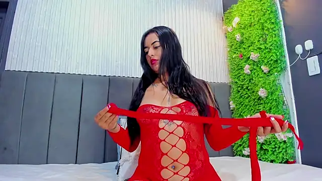 Snapshot of Skarlett_hot_ chatting on 11/22/25, 12:37 Skarlett hot online show from 11/22/25, 12:37