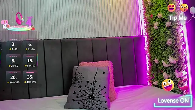 Snapshot of Skarlett_hot_ chatting on 11/28/25, 08:44 Skarlett hot online show from 11/28/25, 08:44