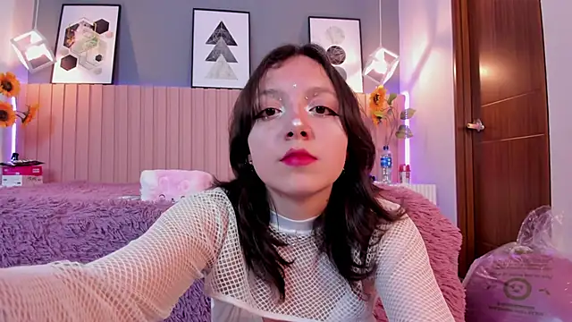 Nina Ford online show from 05/26/26, 03:02