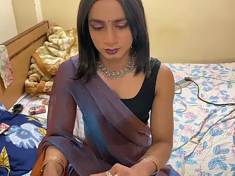 LuvLayla online show from 02/17/26, 08:37