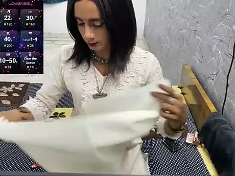LuvLayla online show from 06/24/26, 08:19