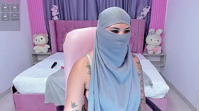 Nayla-Mouna online show from 09/23/25, 05:27