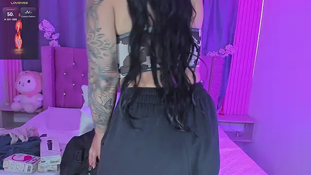 Nayla-Mouna online show from 04/14/26, 12:11