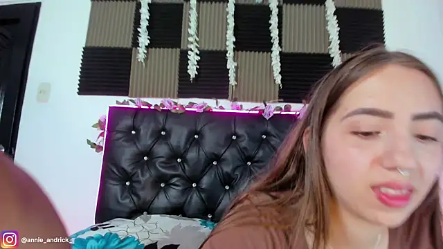  leda swan  online show from 05/11/26, 02:45