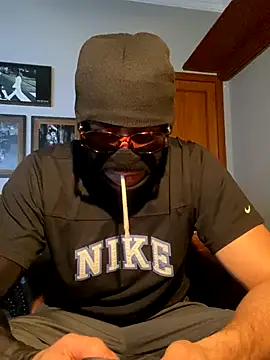 Snapshot of SinisterMads chatting on 10/11/25, 08:13 SinisterMads online show from 10/11/25, 08:13