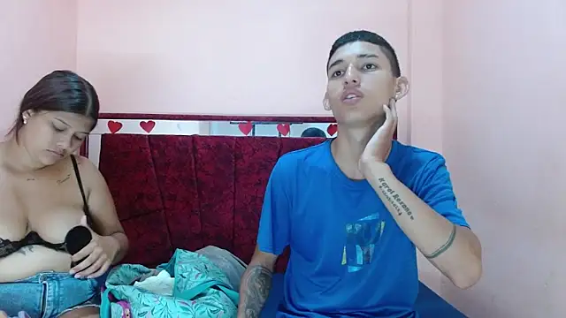 Snapshot of carol_hard_love chatting on 11/24/25, 03:39 carol hard love online show from 11/24/25, 03:39