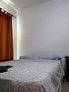 Snapshot of TLHispano chatting on 10/01/25, 08:04 TLHispano online show from 10/01/25, 08:04