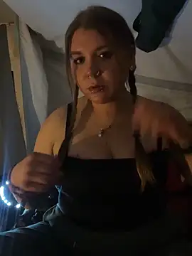 Snapshot of adventuresinsky chatting on 11/08/25, 04:56 adventuresinsky online show from 11/08/25, 04:56