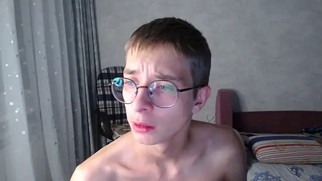 glasses cat online show from 10/27/25, 09:30