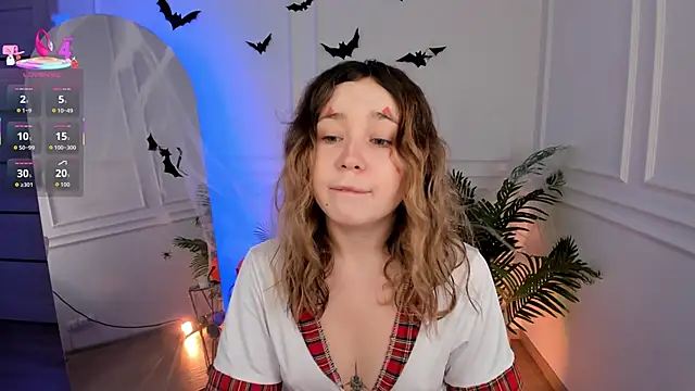 Lina Glow online show from 10/31/25, 06:58