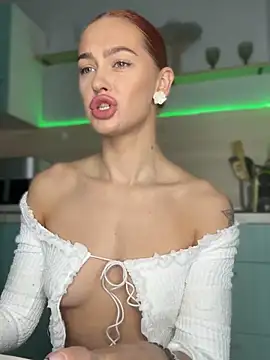 LittleFox    online show from 10/09/25, 06:00