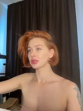 Snapshot of LittleFox___ chatting on 05/27/26, 06:32 LittleFox online show from 05/27/26, 06:32