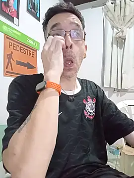 dinho carioca online show from 11/17/25, 03:51